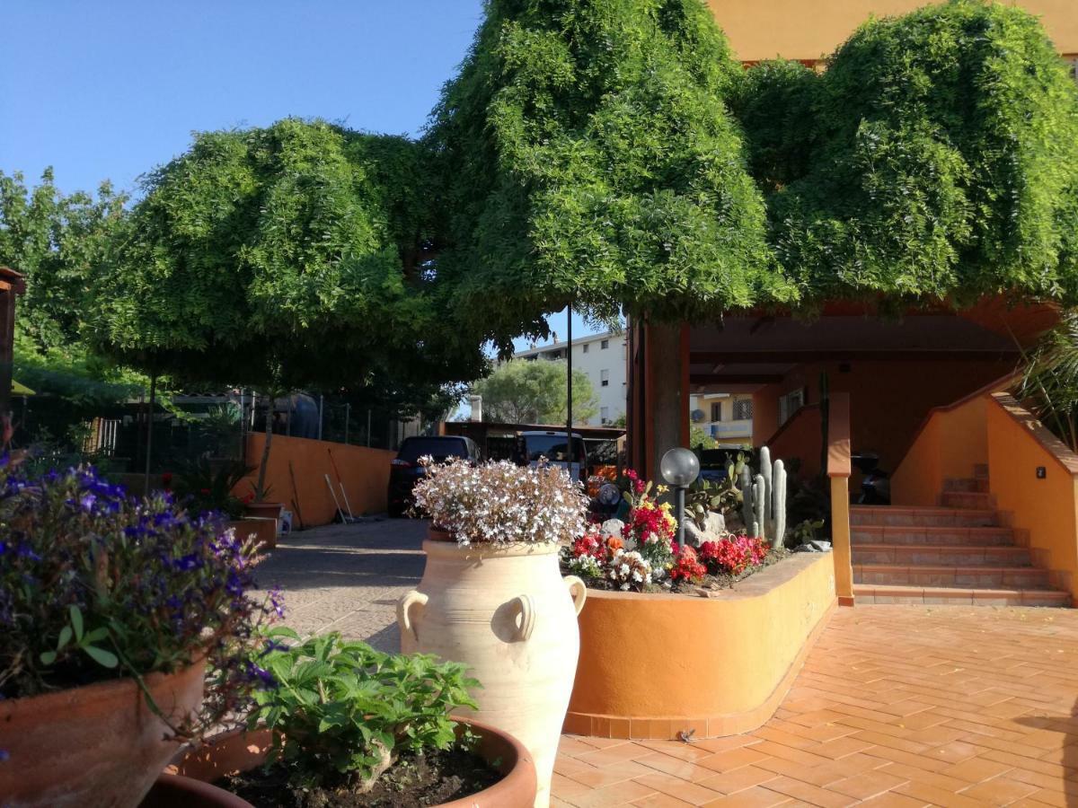 Casa Vacanze Villa Carmela Porto Torres Exteriör bild